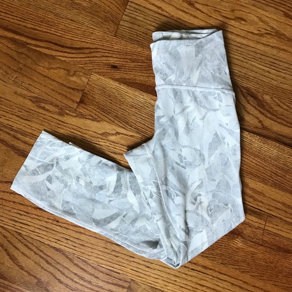 lululemon athletica Pants - Lululemon White/Gray Pattern Legging